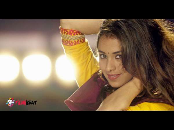 ಯಾರೀ ಲತಾ ಹೆಗಡೆ.? ಯಾರೀ ಲತಾ ಹೆಗಡೆ.?