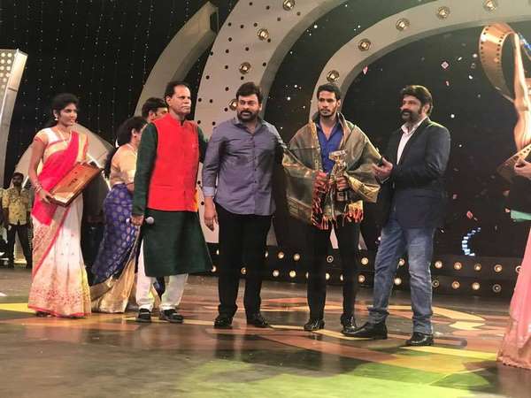 ಅತ್ಯುತ್ತುಮ ನವನಟ ನಿಖಿಲ್