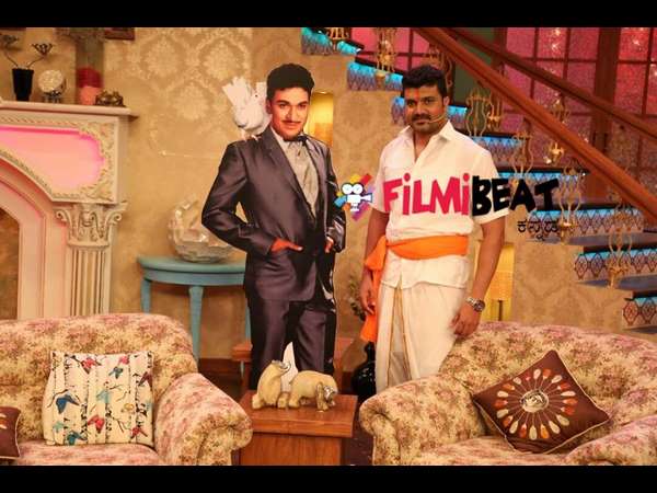 ರಾಜ್ ಕುಮಾರ್ ವೇಶದಲ್ಲಿ 'ಮಜಾ ಟಾಕೀಸ್' ಕಲಾವಿದರು ರಾಜ್ ಕುಮಾರ್ ವೇಶದಲ್ಲಿ 'ಮಜಾ ಟಾಕೀಸ್' ಕಲಾವಿದರು