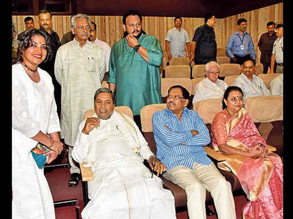 'ನಿರುತ್ತರ' ಚಿತ್ರ ವೀಕ್ಷಣೆ 'ನಿರುತ್ತರ' ಚಿತ್ರ ವೀಕ್ಷಣೆ