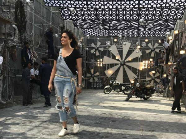 ಹೀರೋ ಇಂಟ್ರಡಕ್ಷನ್ ಹಾಡು