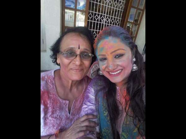 ಅತ್ತೆ-ಸೊಸೆ ಹೋಳಿ ಸಂಭ್ರಮ