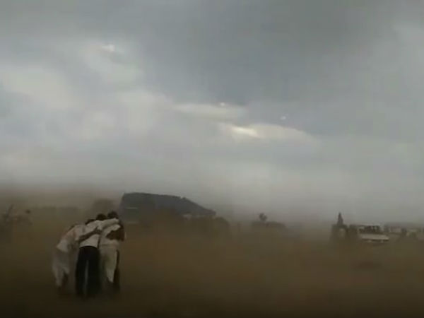 ಓಡಿ ಬಂದ ಅಭಿಮಾನಿಗಳು