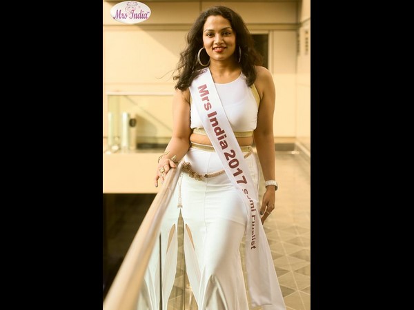 Nischitha Shenoy announced winner of Mrs. India South 2017