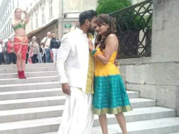 ಸ್ಟೈಲಿಶ್ ಲುಕ್ 