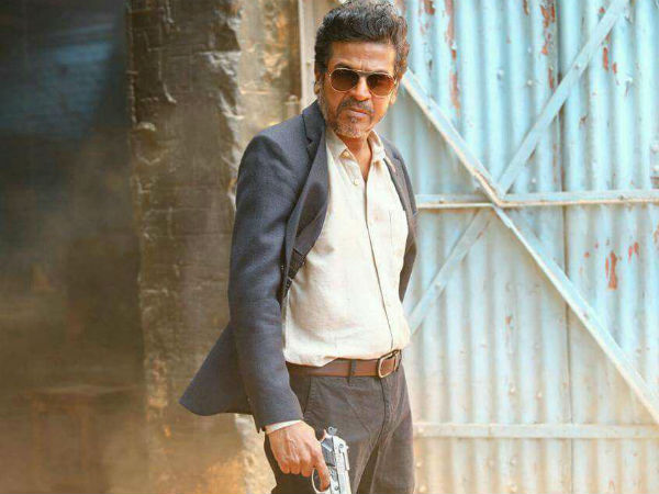 ಗನ್ ಹಿಡಿದ 'ಮಾಸ್ ಲೀಡರ್' ಗನ್ ಹಿಡಿದ 'ಮಾಸ್ ಲೀಡರ್'