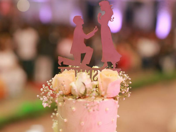 ಆಕರ್ಷಕ ಕೇಕ್ 