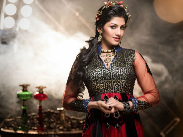 ಕಾಂಟ್ರ್ಯಾಕ್ಟ್ ಚಿತ್ರದಲ್ಲಿ ನಟನೆ