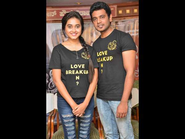 ರೇಣುಕ್ ಮತ್ತು ಅಮಿತಾ ಕುಲಾಲ್ ಅಭಿನಯ 