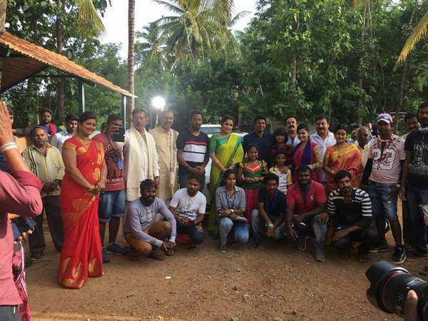 ಫ್ಯಾಮಿಲಿ ಫೋಟೋ