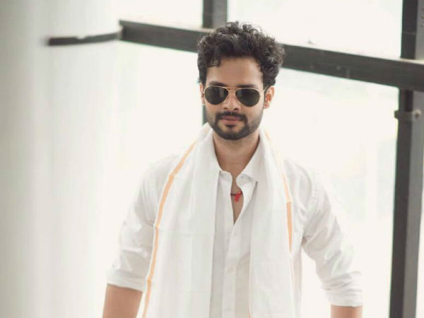 ಇಬ್ಬರು ನಾಯಕಿಯರು ಇಬ್ಬರು ನಾಯಕಿಯರು