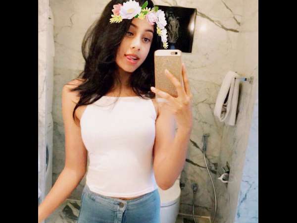 ಅತಿ ಶೀಘ್ರದಲ್ಲಿ ಬಣ್ಣದ ಲೋಕಕ್ಕೆ ಹೆಜ್ಜೆ ಅತಿ ಶೀಘ್ರದಲ್ಲಿ ಬಣ್ಣದ ಲೋಕಕ್ಕೆ ಹೆಜ್ಜೆ