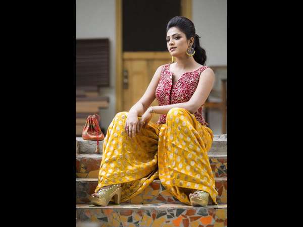 Haripriya Entry to Dinakar’s Life Jothe Ondh selfie