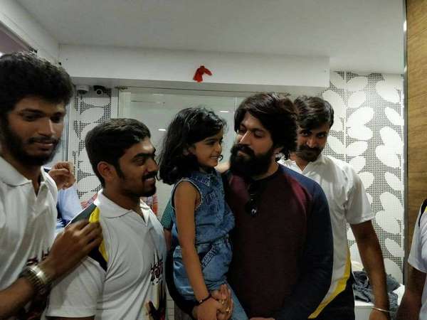 ಪುಟ್ಟ ಬಾಲಕಿ ಹೈಲೆಟ್