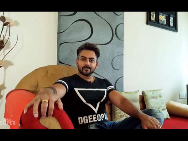 ಜೆ.ಕೆ ವೃತ್ತಿಯಲ್ಲಿ ಇಂಜಿನಿಯರ್