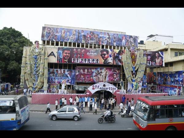 ಕರ್ನಾಟಕದಲ್ಲಿ ಪರಭಾಷೆ ಚಿತ್ರಗಳ ಹಾವಳಿ