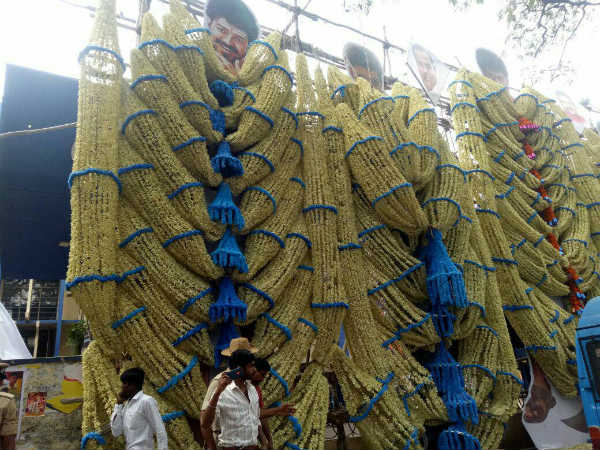 ಚಿತ್ರಮಂದಿರದಲ್ಲಿ ಮಾತ್ರ ಹೌಸ್ ಪುಲ್