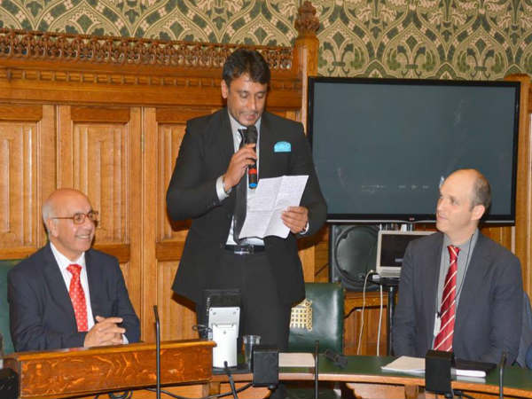 ಅಭಿಮಾನಿಗಳಿಗೆ ಪ್ರಶಸ್ತಿ ಅರ್ಪಿಸಿದ ದಾಸ