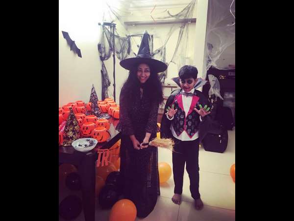 ಅಮ್ಮನ ಜೊತೆ ಬರ್ತಡೇ ಅಮ್ಮನ ಜೊತೆ ಬರ್ತಡೇ