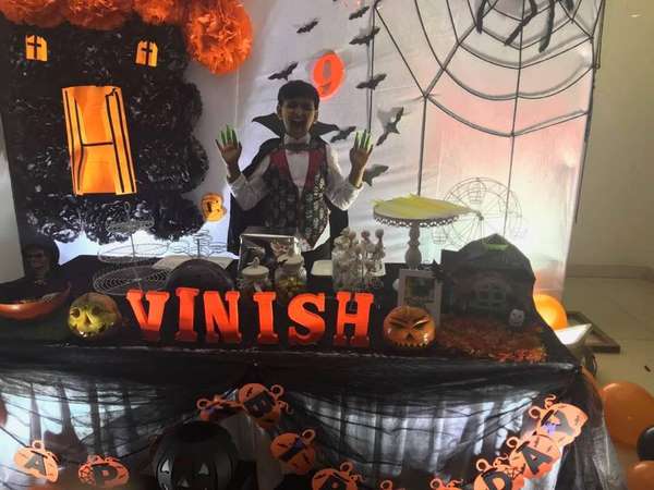 'ಹ್ಯಾಲೋವೀನ್' ಥೀಮ್ ನಲ್ಲಿ ಸಂಭ್ರಮ 'ಹ್ಯಾಲೋವೀನ್' ಥೀಮ್ ನಲ್ಲಿ ಸಂಭ್ರಮ