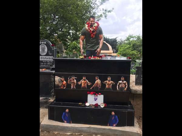 ಸಮಾಧಿಗೆ ಹೊಸ ರೂಪ ಕೊಟ್ಟ ಸ್ನೇಹಿತರು ಸಮಾಧಿಗೆ ಹೊಸ ರೂಪ ಕೊಟ್ಟ ಸ್ನೇಹಿತರು