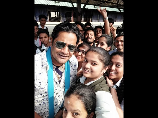 ಸಂತಸದಲ್ಲಿ ರವಿಶಂಕರ್ 