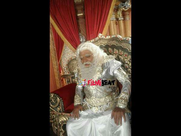 'ಕುರುಕ್ಷೇತ್ರ' ಸೆಟ್ ನಲ್ಲಿ ಕೋಪಗೊಂಡ ಅಂಬಿ 'ಕುರುಕ್ಷೇತ್ರ' ಸೆಟ್ ನಲ್ಲಿ ಕೋಪಗೊಂಡ ಅಂಬಿ