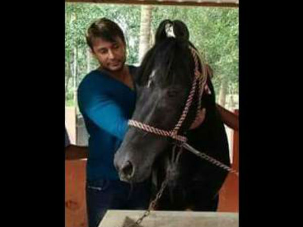 ವಾರಾಂತ್ಯದಲ್ಲಿ ಸ್ನೇಹಿತರನ್ನ ಭೇಟಿ ಮಾಡುವ ದರ್ಶನ್ 