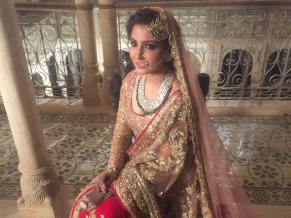 ಕೆಂಪು ಬಣ್ಣ ಡ್ರೆಸ್ 