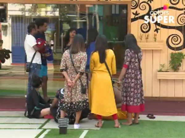 ಸ್ಪರ್ಧಿನಾ ಅಥವಾ ಅತಿಥಿನಾ?