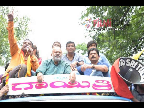 ಮಾಧ್ಯಮಕ್ಕೆ ಪ್ರಶ್ನೆ 