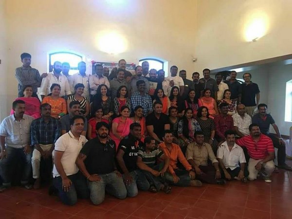 ಸ್ನೇಹಿತರನ್ನ ಭೇಟಿ ಮಾಡಿದ ಚಾಲೆಂಜಿಂಗ್ ಸ್ಟಾರ್ ಸ್ನೇಹಿತರನ್ನ ಭೇಟಿ ಮಾಡಿದ ಚಾಲೆಂಜಿಂಗ್ ಸ್ಟಾರ್