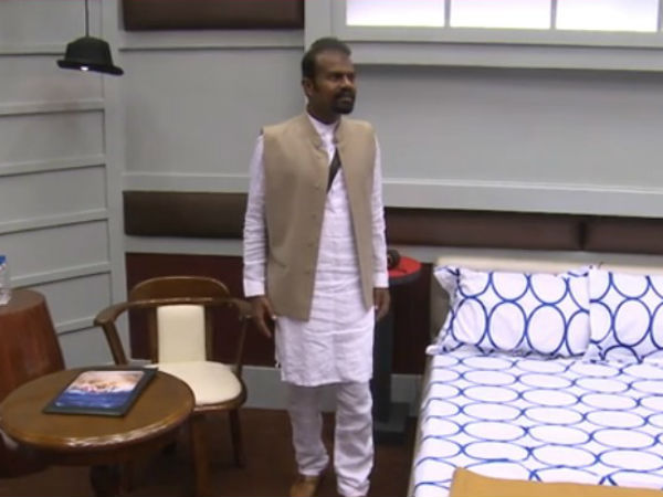 ಸೀಕ್ರೆಟ್ ರೂಮ್ ಒಳಗೆ ಹೋದ ಮೊದಲಿಗ