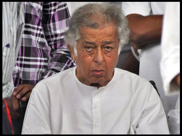 Veteran Actor Shashi Kapoor passes away in Mumbai 