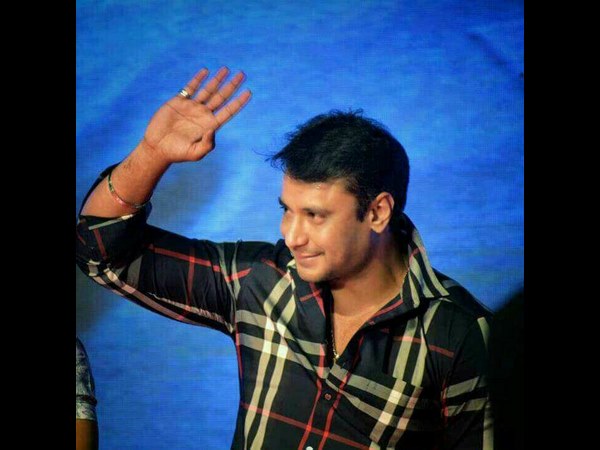 ಭರವಸೆ ವರ್ಷವಾಗಲಿ ಎಂದ ದಾಸ ಭರವಸೆ ವರ್ಷವಾಗಲಿ ಎಂದ ದಾಸ