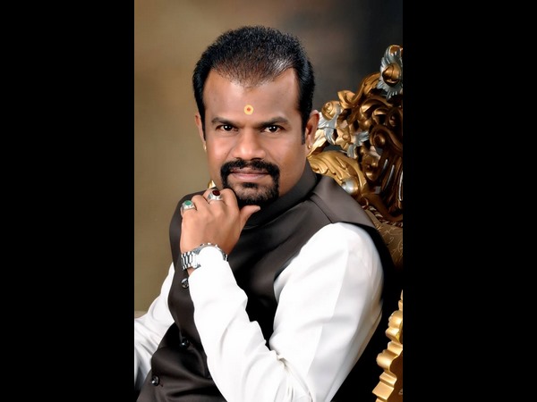 ಹೆಣ್ಣು ಮಗು ದತ್ತು ಪಡೆಯುತ್ತಿರುವ ಜಯ ಶ್ರೀನಿವಾಸನ್ 