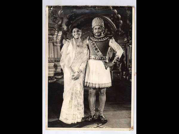 ಶ್ರೀನಿವಾಸ್ ಅವರೊಂದಿಗೆ ಹೋಯ್ತು ಜಡೆ ಶ್ರೀನಿವಾಸ್ ಅವರೊಂದಿಗೆ ಹೋಯ್ತು ಜಡೆ