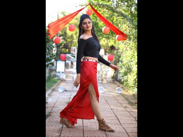 ಬೆಳ್ಳಿತೆರೆ ಮೇಲೆ ಗಮನ.! ಬೆಳ್ಳಿತೆರೆ ಮೇಲೆ ಗಮನ.!