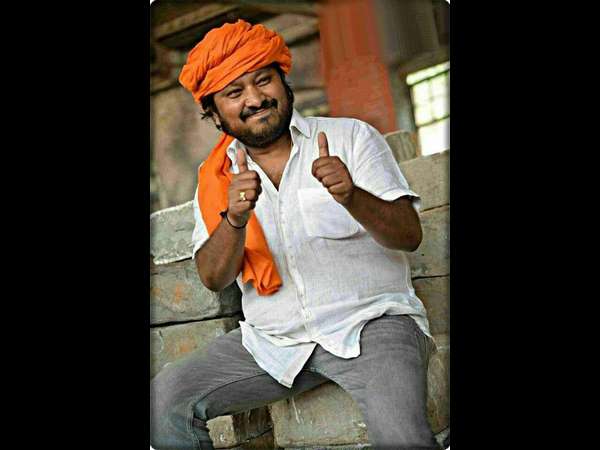 ಅಣ್ಣಾವ್ರ ಕಟೌಟ್ ಗೆ ಹಾಲಿನ ಅಭಿಷೇಕ 