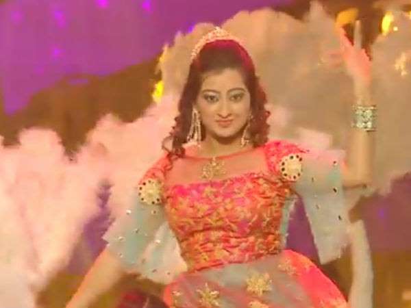 ಎಲ್ಲೆಲ್ಲು ಓಡುವ ಮನಸೇ...