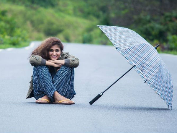 Kannada actress Arohi injured while road accident Kannada actress Arohi injured while road accident