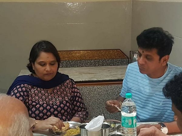 Shivaraj Kumar and Geetha Shivarajkumar had dosa at Vidyatrhibhavan hotel.