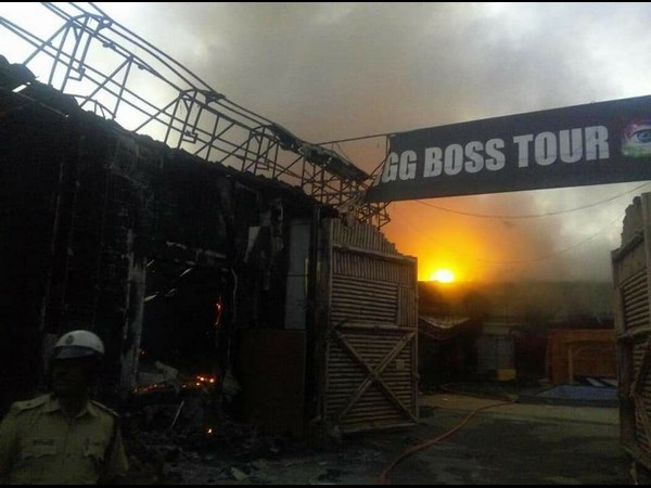 ಲೈಟ್ಸ್, ವೈರ್ ಲೆಕ್ಕವಿಲ್ಲ!