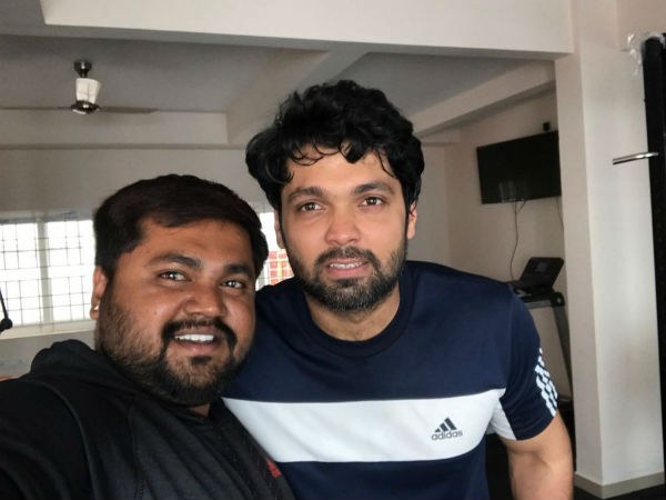 ಇವನು ಖಾಕಿಧಾರಿ ನಾರಾಯಣ 