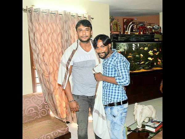 ಅಭಿಮಾನಿಯ ಕೊನೆಯ ಆಸೆ ದರ್ಶನ್ ನೋಡುವುದು ಅಭಿಮಾನಿಯ ಕೊನೆಯ ಆಸೆ ದರ್ಶನ್ ನೋಡುವುದು