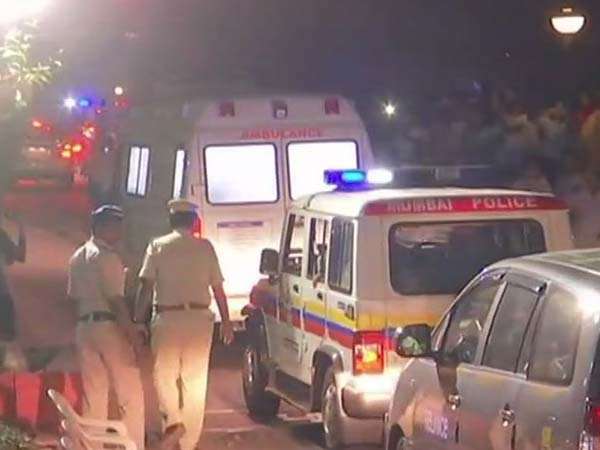 ನಿನ್ನೆ ರಾತ್ರಿ ಮುಂಬೈ ತಲುಪಿದ ಶ್ರೀದೇವಿ ಪಾರ್ಥೀವ ಶರೀರ