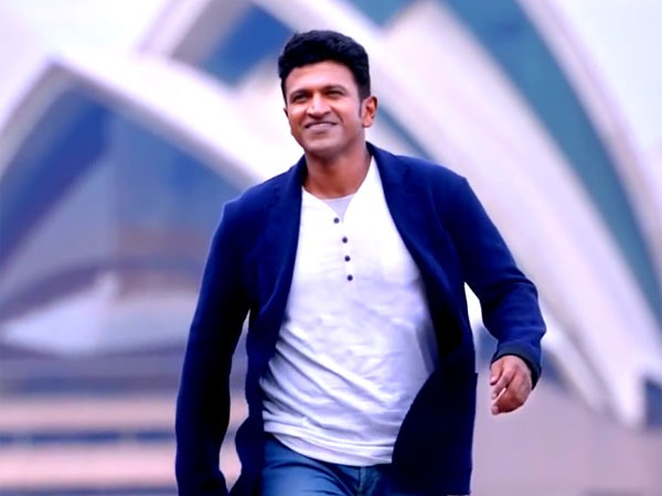 ಅಭಿಮಾನಿಗಳಿಂದ ಪ್ರಚಾರ 