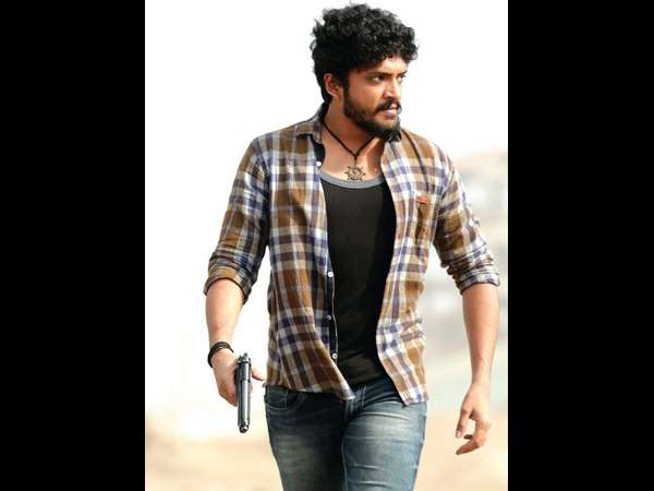 ಚಿಟ್ಟೆ, ಕಾಕ್ರೋಚ್ ಶೀರ್ಷಿಕೆ ನೊಂದಣೆ 