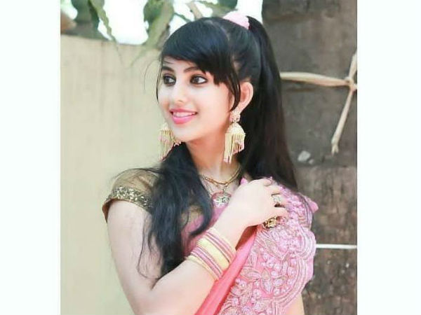 Nivedita Gowda is the model of Nisargalaya Hair Oil product