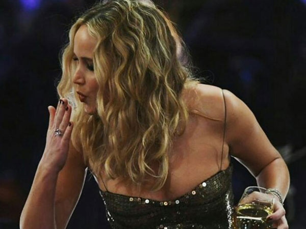 ಜೆನ್ನಿ ತೂರಿದ ಮುತ್ತು